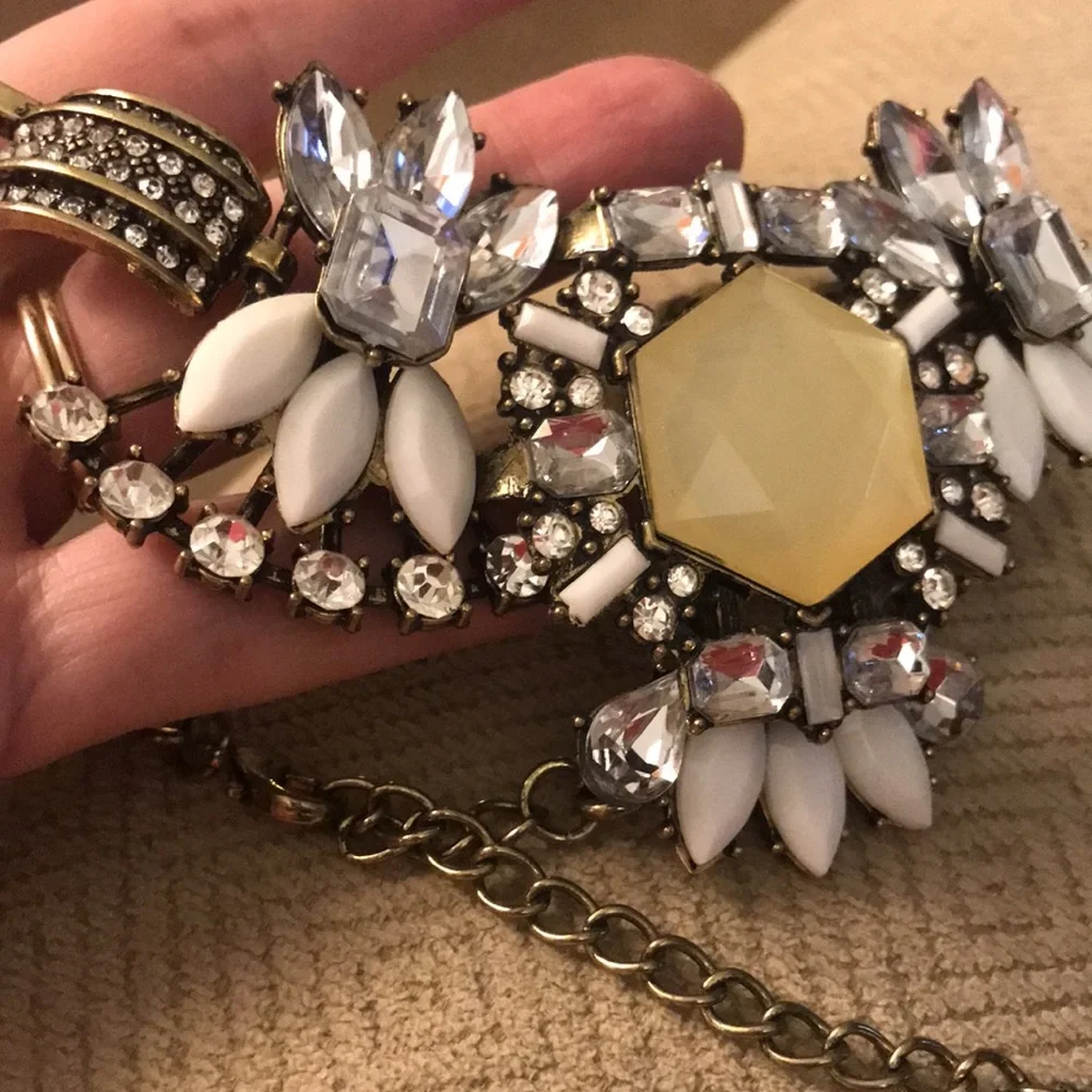 Vintage Style Bling Statement Necklace - Picture 9 of 12